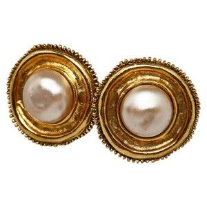 CHANEL Gold Pearl Earrings